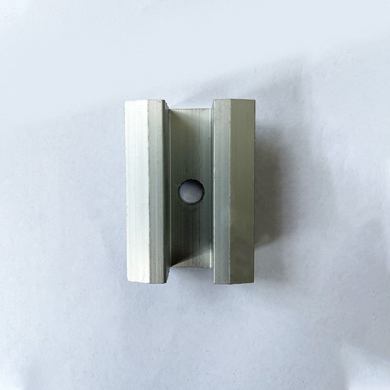 Keselamatan Panel Surya Mid Clamp Aluminium Alloy Tipe U Instalasi Mudah