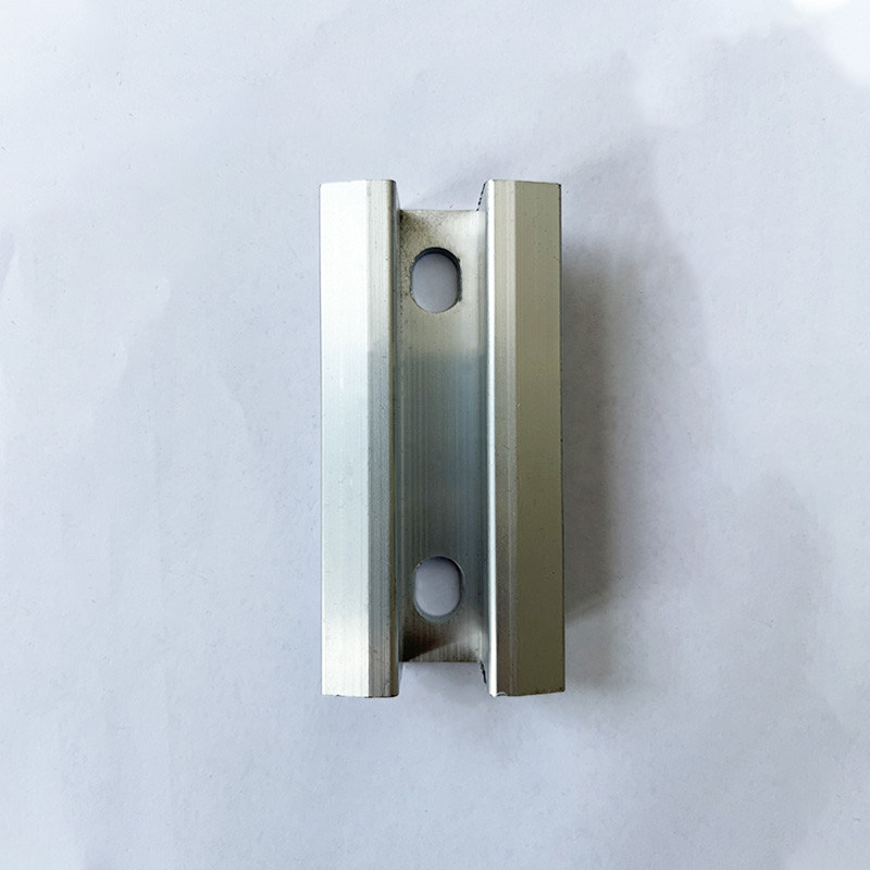 Perlindungan Korosi Penjepit Tengah Surya 35mm-50mm Klem Atap Panel Surya