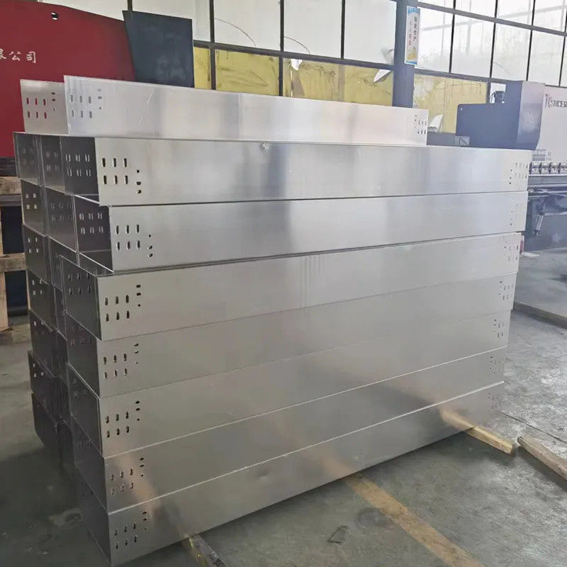 Pemasangan Sekrup Hot Dip Galvanized Cable Tray Berlubang Tebal 1.5-2.5mm