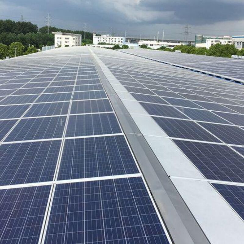 Solusi Pemasangan Atap Datar Kepadatan Tinggi: Tata Letak Multi-Baris yang Ringkas untuk Pemanfaatan Ruang Maksimal